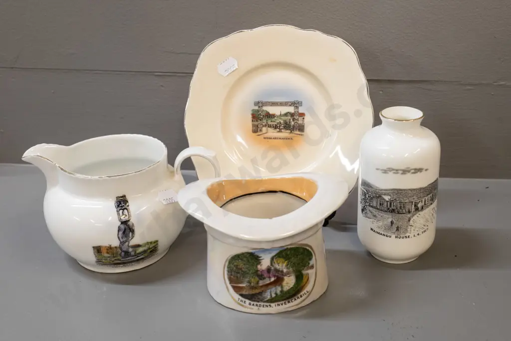 4 pieces New Zealand souvenir ware - Invercargill Gardens top hat H-70 (manufacturing fault) Taranaki, Waimangu, etc. Image 1++