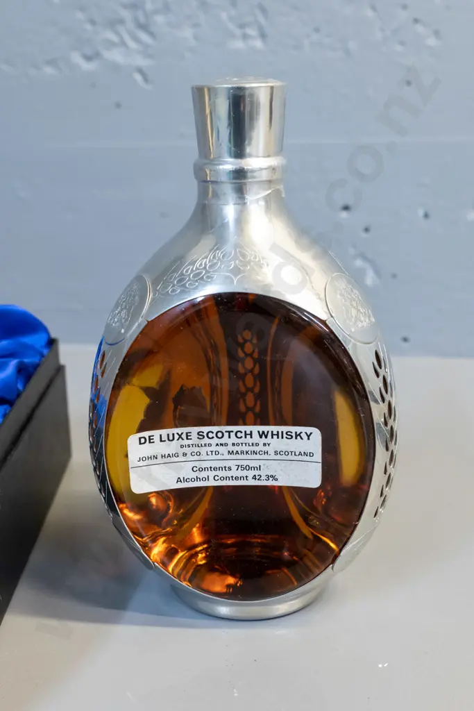 Dimple Royal Decanter Scotch whisky - pewter mounted 750ml bottle in presentation box, sealed bottle Image 1++