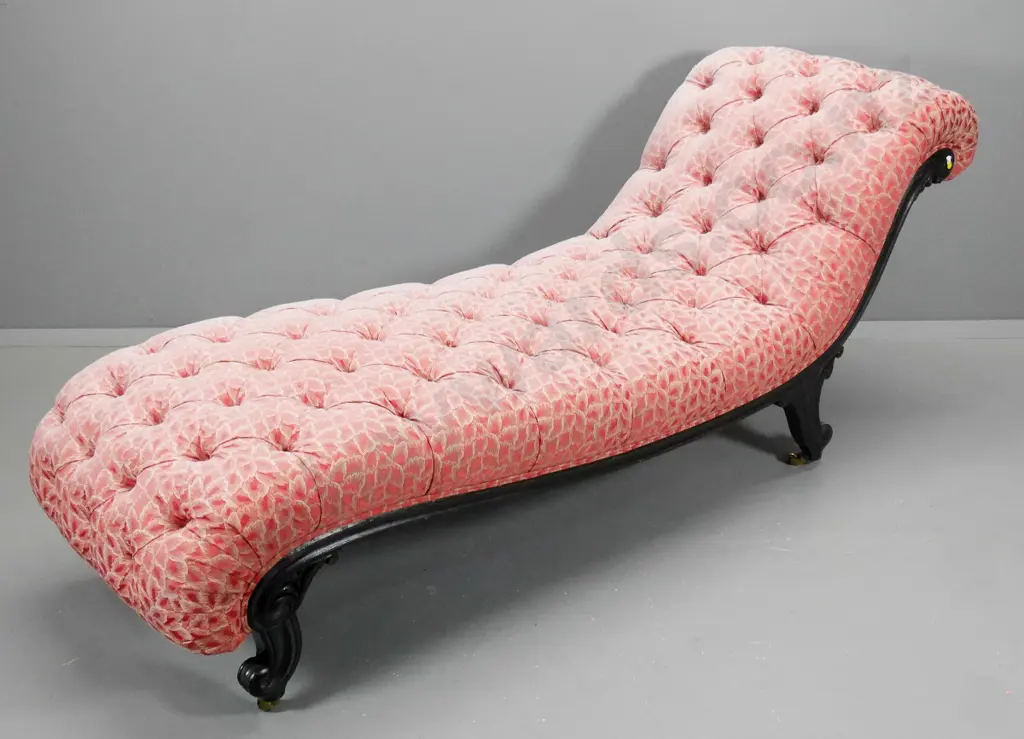 Louis-style carved frame rolled-end deep button chaise longue covered in pink damask H770 L-1850 D-620 Image 1++