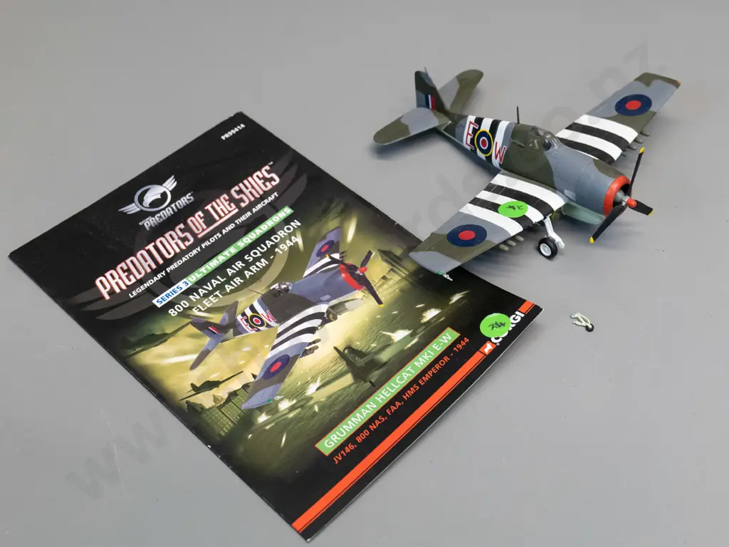 Corgi 1:72 die-cast Royal Navy Grumman Hellcat MK1 with limited edition certificate card Image 1++