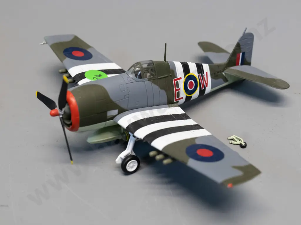 Corgi 1:72 die-cast Royal Navy Grumman Hellcat MK1 with limited edition certificate card Image 1++