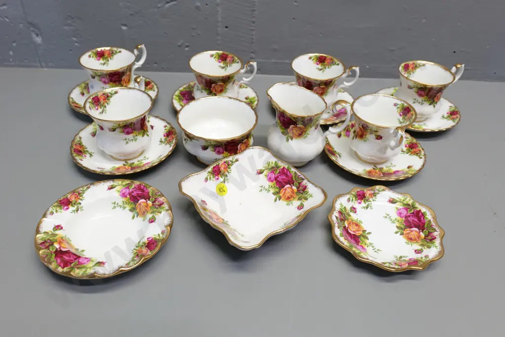 Royal Albert Old Country Roses - 6 coffee cups & saucers, cream & sugar, and 3 pin dishes Image 1++
