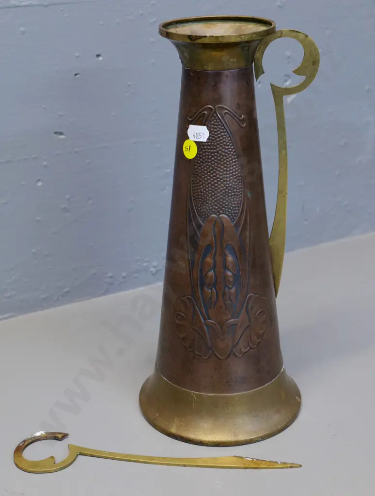 restorer's "Beldray" England art nouveau copper and brass vase, one handle off, has had poor repair H-310 Image 1++