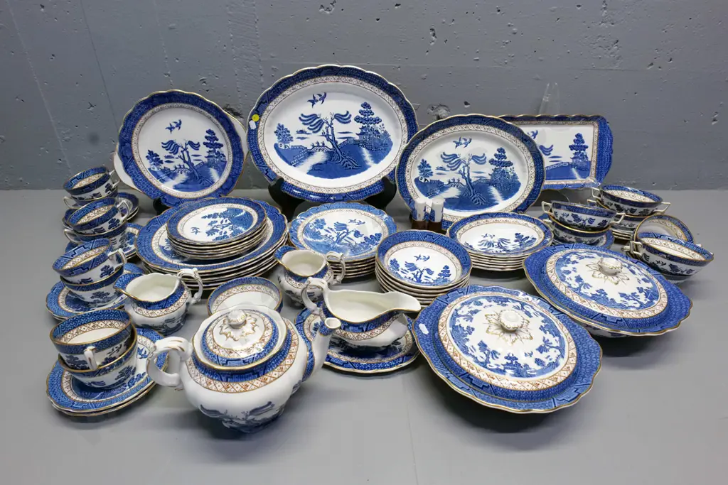 large collection of Real Old Willow table & tea ware, some Booths, Some Doulton/Booths, 6 place plus extras Image 1++