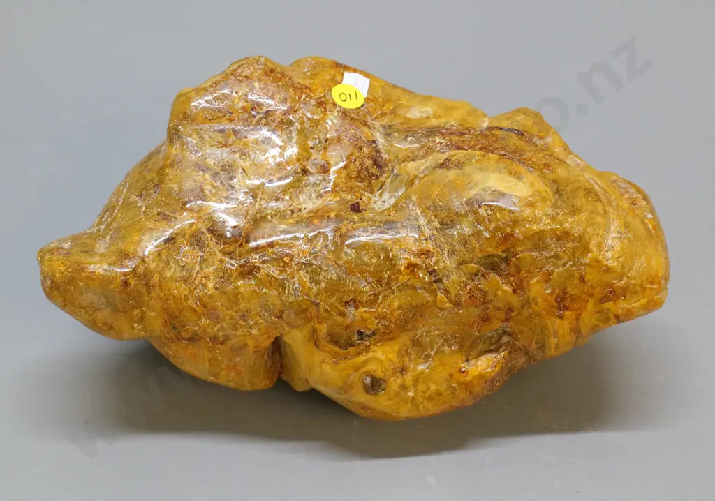 large piece of kauri gum - weight 2.1 kg, L-270 W-130 D-120 Image 1++