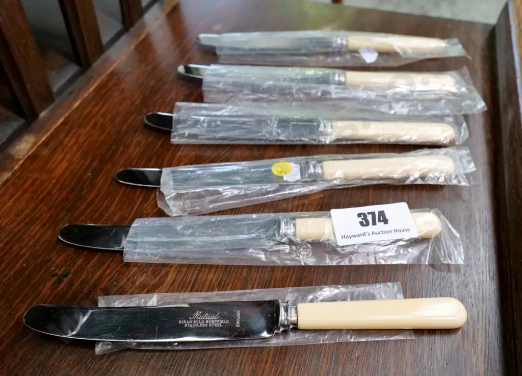 set of 6 bone-handled dinner knives marked Sheffield England Image 1++