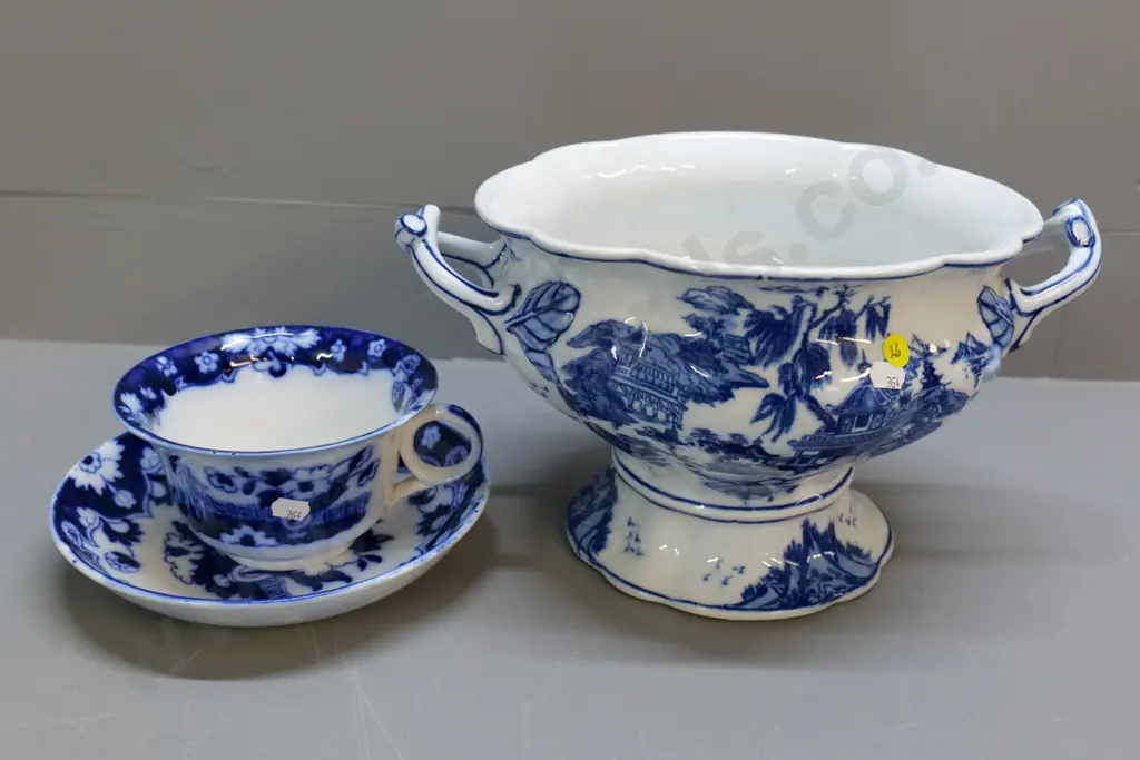 Staffordshire 'Pekin' broth cup & saucer and a large blue & white double handled tureen H190 W-340 Image 1++