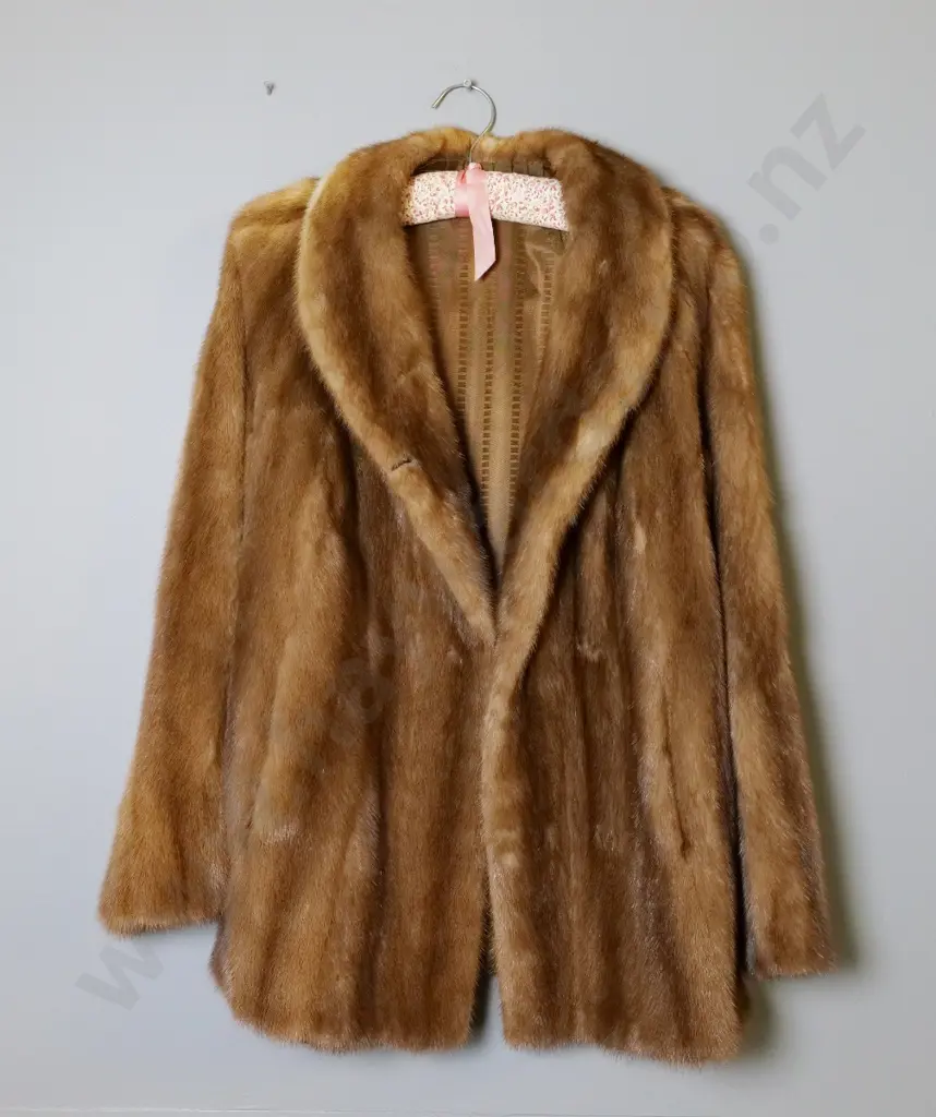 Mooney's Dunedin brown fur jacket Image 1++