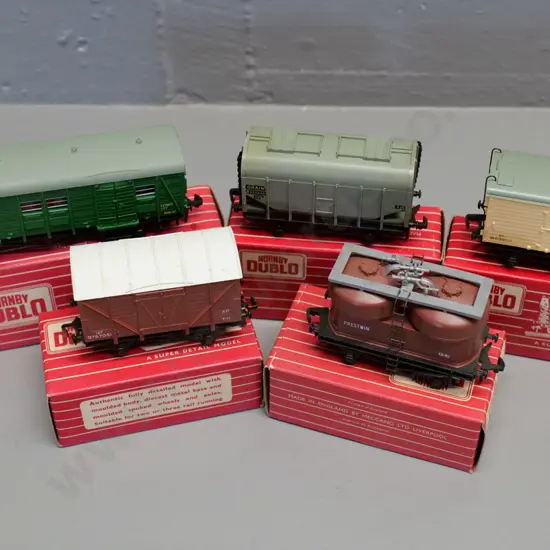 Hornby Dublo OO gauge model railway items - 5 freight wagons - grain van, refrigerator, etc.