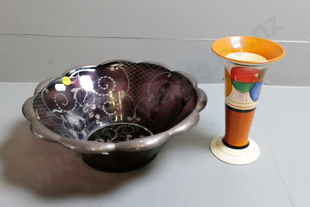 reproduction Clarice Cliff vase H-160 and a silver overly amethyst scalloped-rim glass bowl Diameter 250 Image 1++