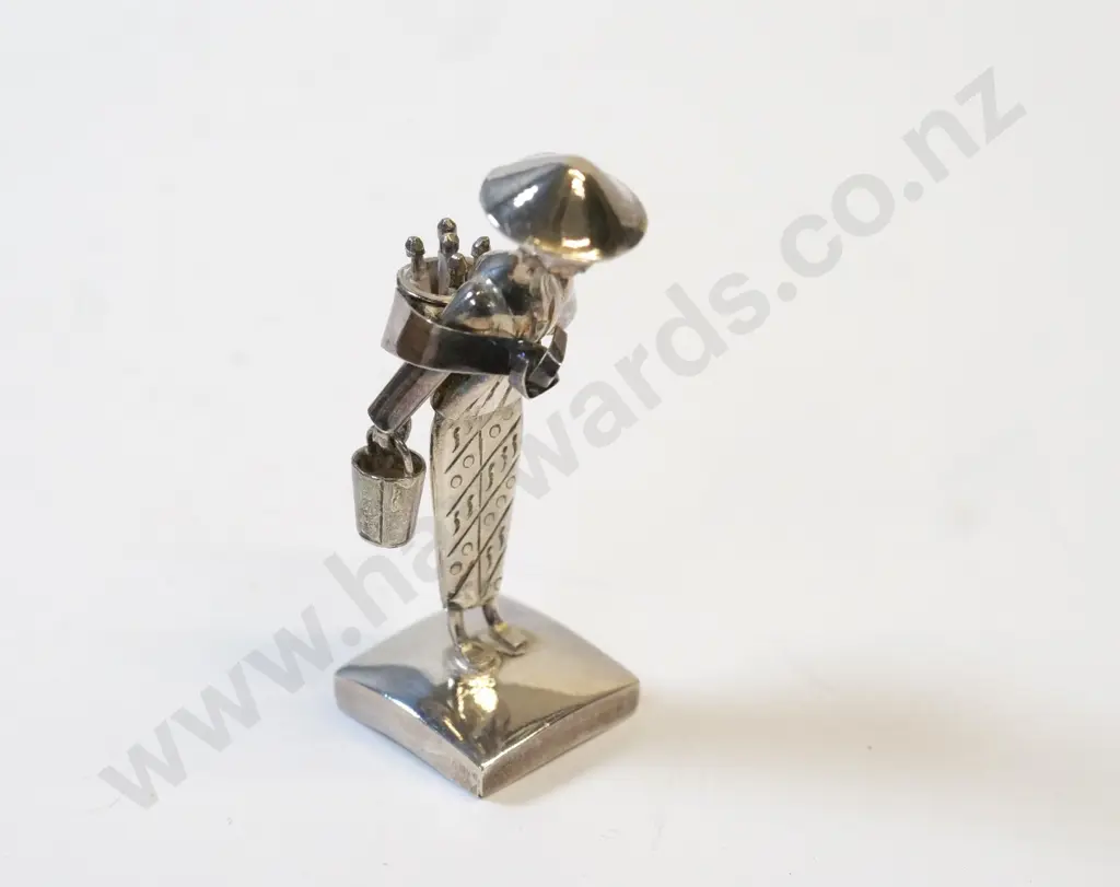 small silver Asian figure stamped 925 Image 1++