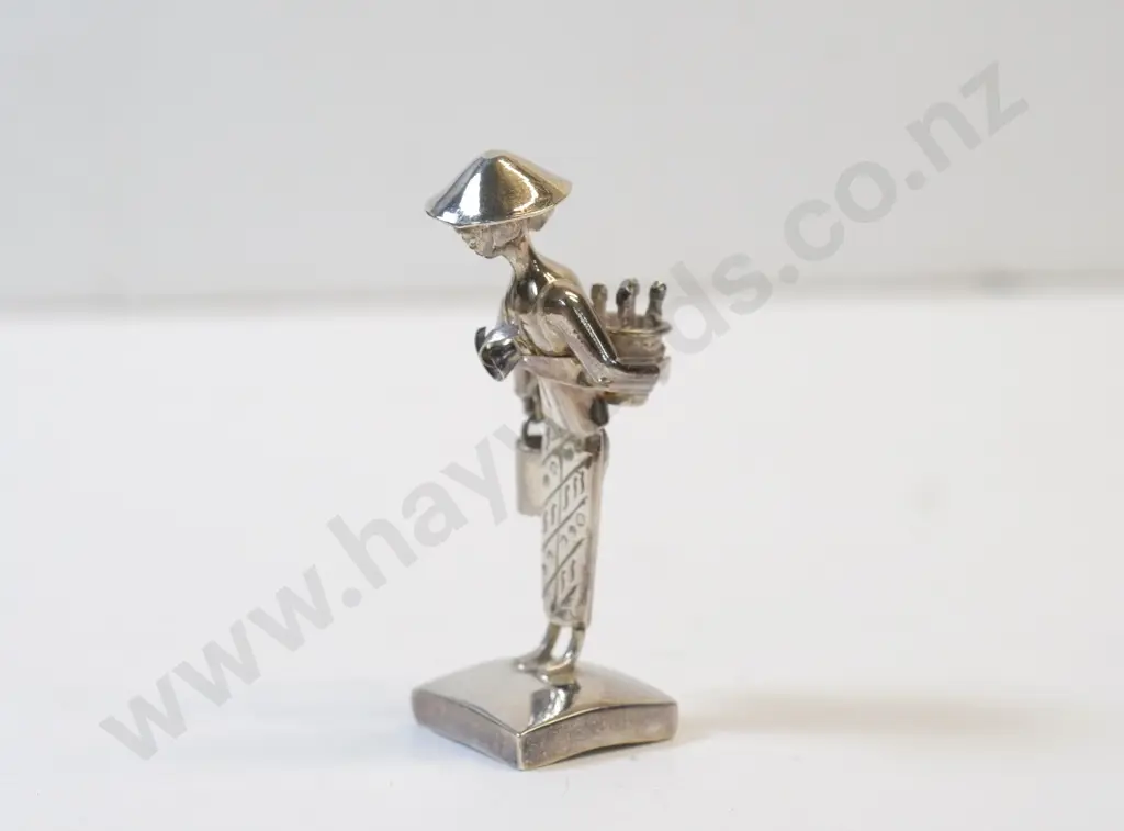 small silver Asian figure stamped 925 Image 1++