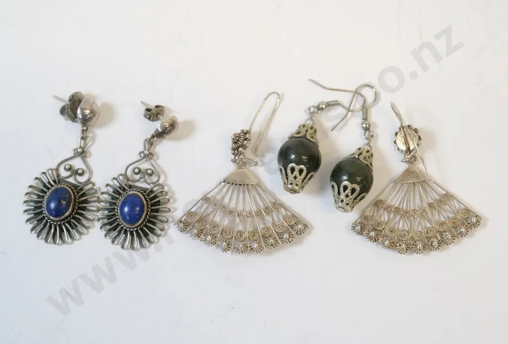 3 pairs of asstd silver earrings Image 1++