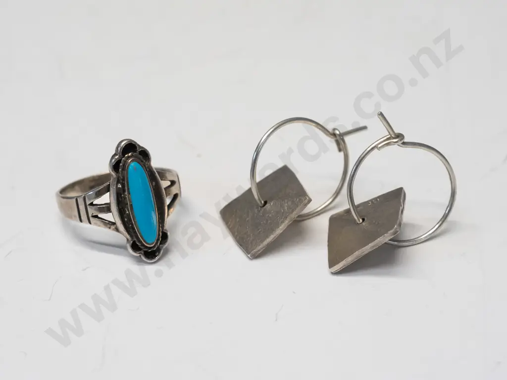 silver turquoise ring & pair silver earrings both stamped 925 Image 1++