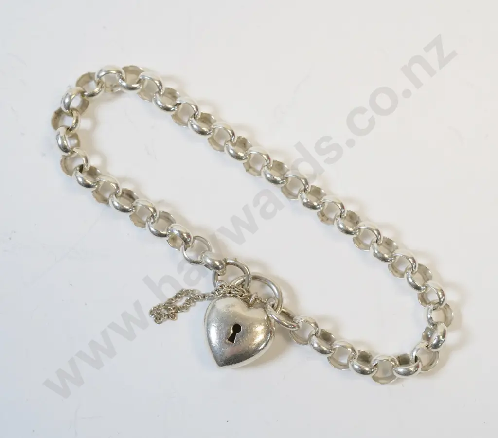 sllver link bracelet with heart clasp  stamped 925 Image 1++