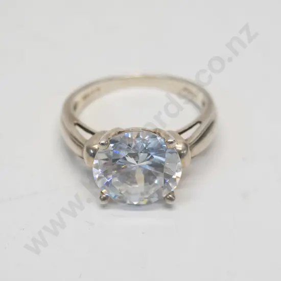 cz dress ring - stamped cz00  P Ster