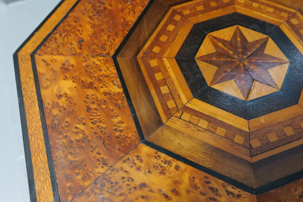 (Edwardian?) mixed timber inlay octagonal box with hinged lid H-130 W-370 D-370 Image 1++