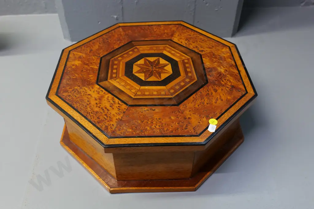 (Edwardian?) mixed timber inlay octagonal box with hinged lid H-130 W-370 D-370 Image 1++