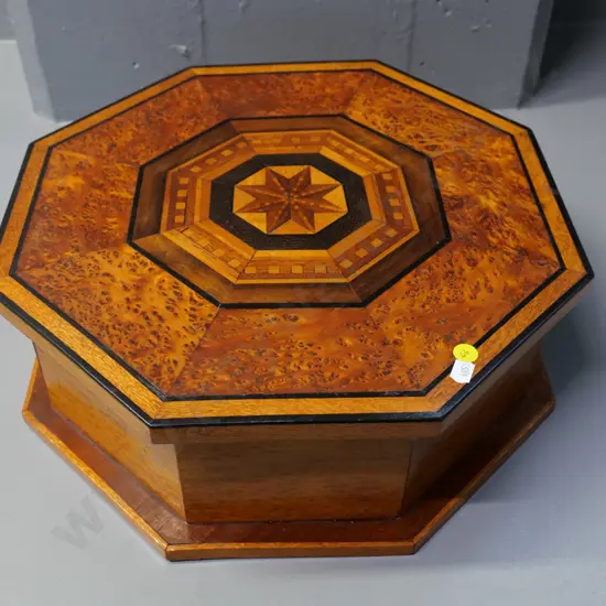 (Edwardian?) mixed timber inlay octagonal box with hinged lid H-130 W-370 D-370