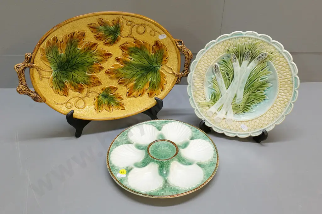 3 Majolica items - asparagus plate, oyster dish, and a leaf-handled platter Image 1++
