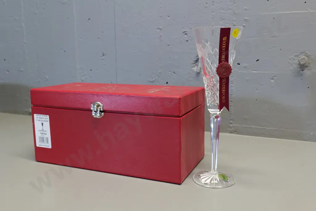 boxed Waterford crystal stemmed glass - 12 Days of Christmas theme - Two Turtle Doves - glass is H-260 Image 1++