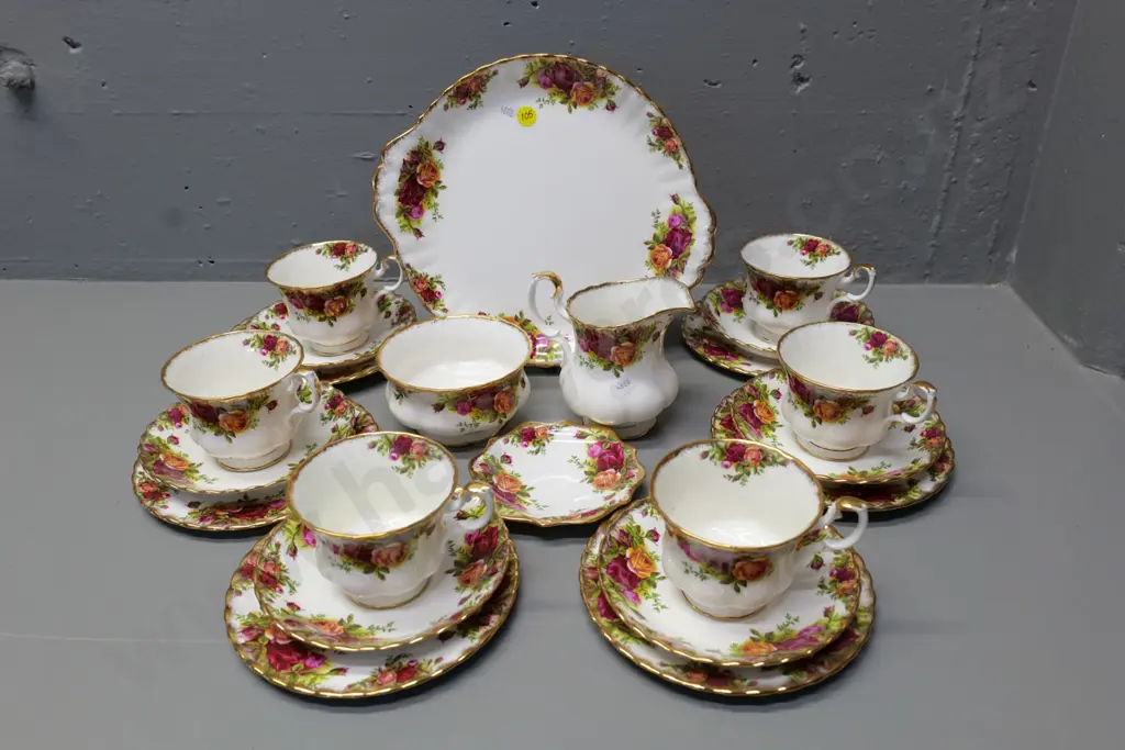 Royal Albert Old Country Roses 21-piece tea set plus a pin dish Image 1++