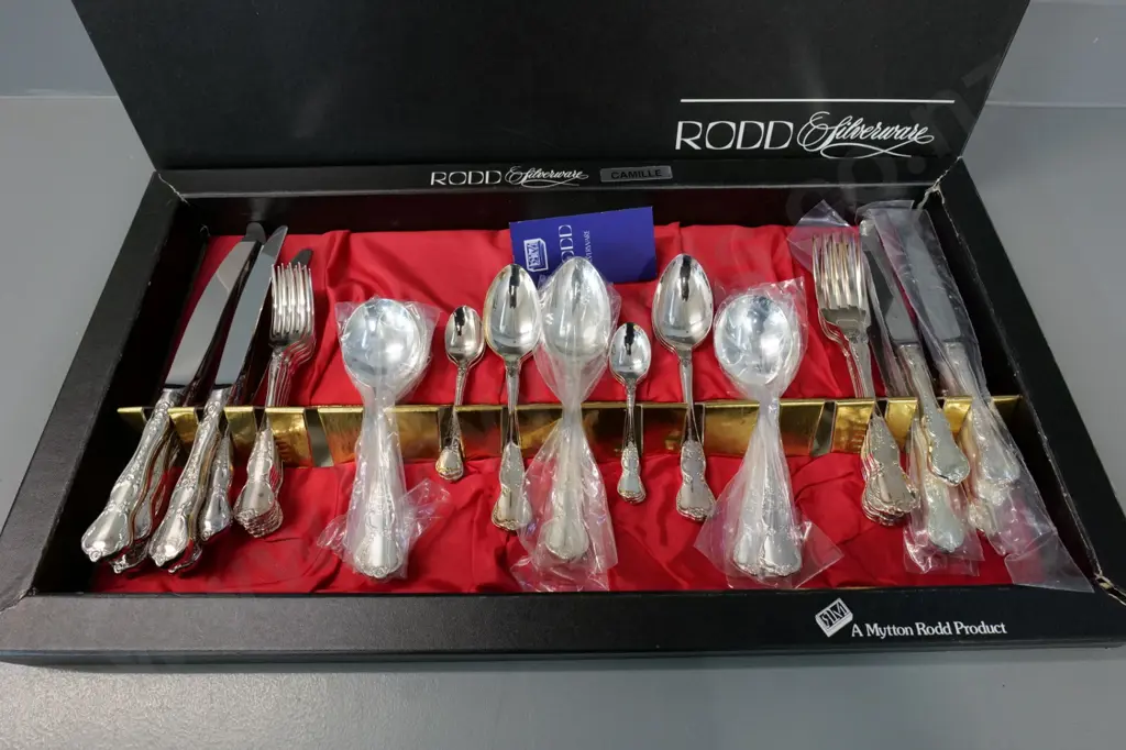 as-new boxed 6-place setting Rodd Camille plated cutlery Image 1++