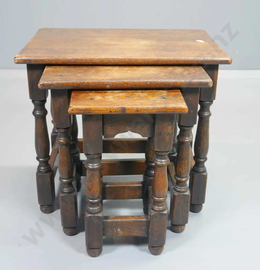 set of 3 oak Tudor-style nesting tables - polish wear, chip to one corner. Largest is H-480 W-530 D-360 Image 1++