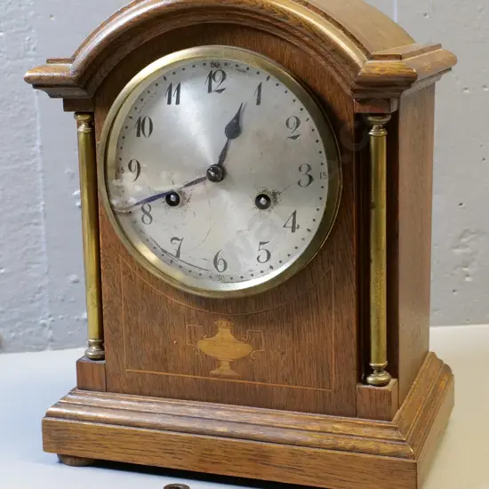 oak cased mantel clock with inlay decoration, brass columns, unusual movement H-310 W-240 D-150