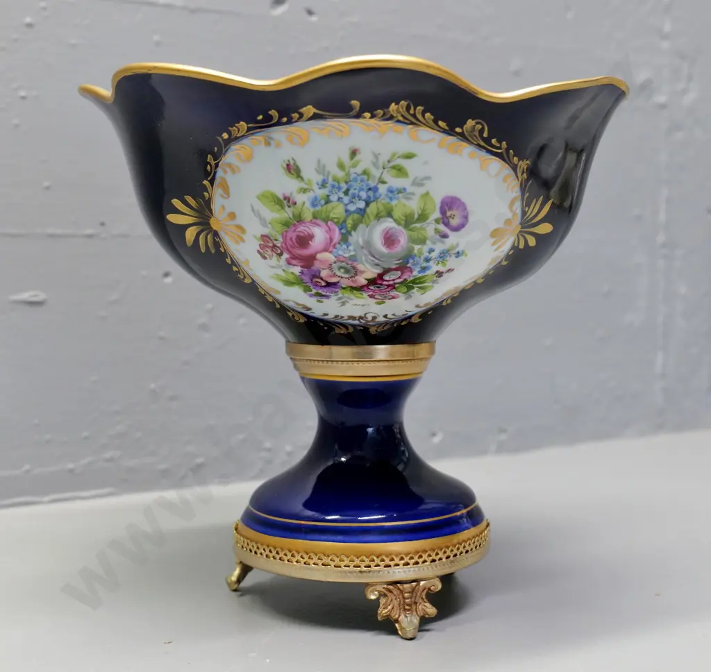 "Limoges Pate" comport bowl on 3-footed cast metal stand H-220 Diameter 230 Image 1++