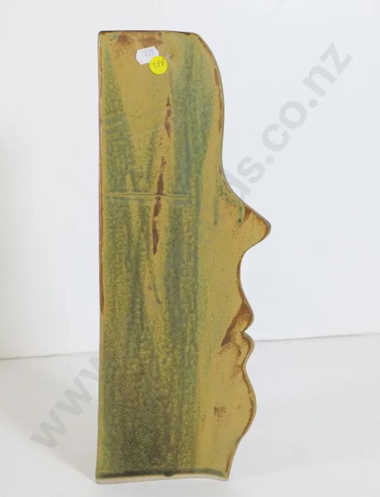 3-sided slab pottery vase with face profile - unknown mark on base H-370 Image 1++