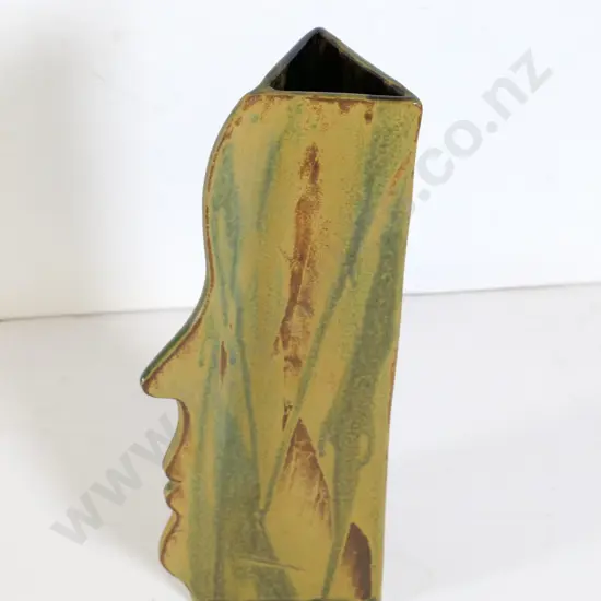 3-sided slab pottery vase with face profile - unknown mark on base H-370