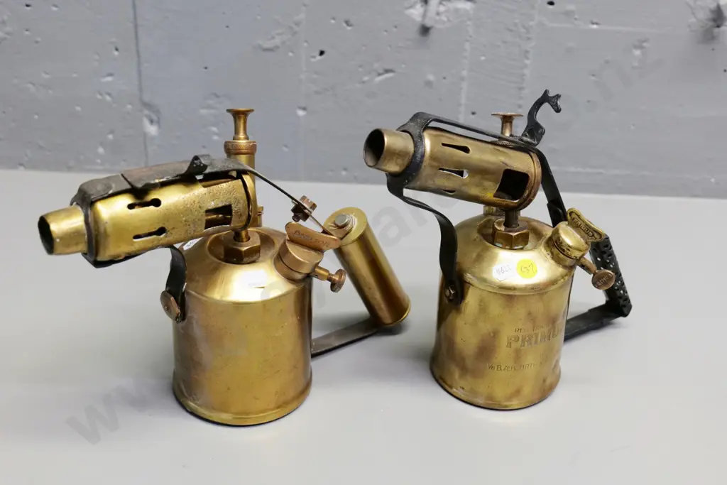 2 vintage brass blow torches - Primus Sweden H-220 W-250 and Darlton (Australia?) Image 1++
