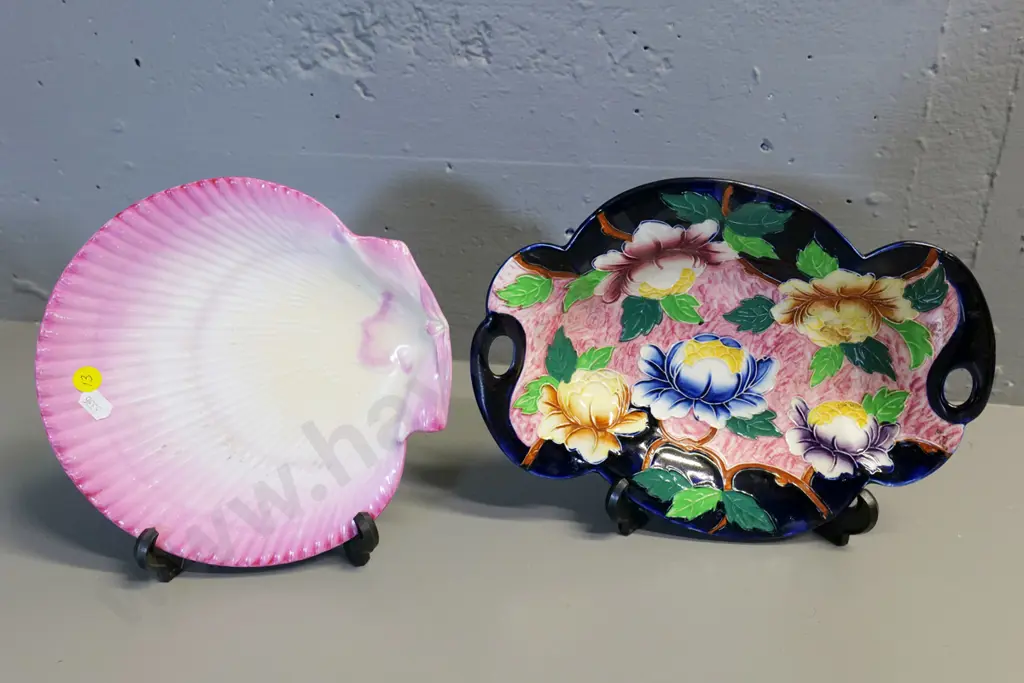 Wedgwood pink shell plate and a Maling pierced handle dish L-290 W-210 Image 1++