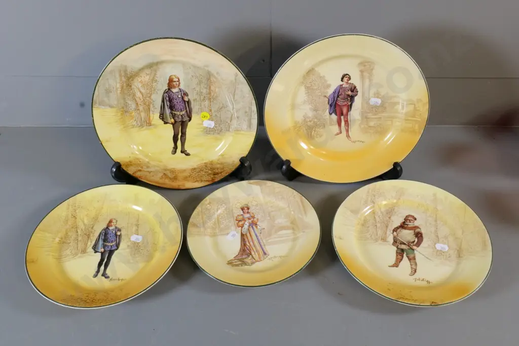5 Royal Doulton Shakespeare character cabinet plates - largest is D-250 Image 1++