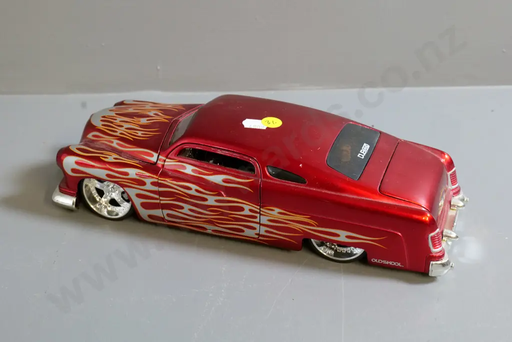 die-cast model car - 1:18 Jada Mercury low-rider Image 1++