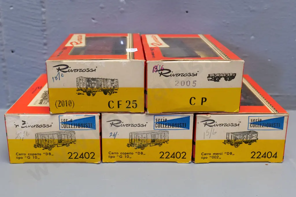 HO gauge model railway items - 5 boxed Rivarossi Italy freight wagons Image 1++