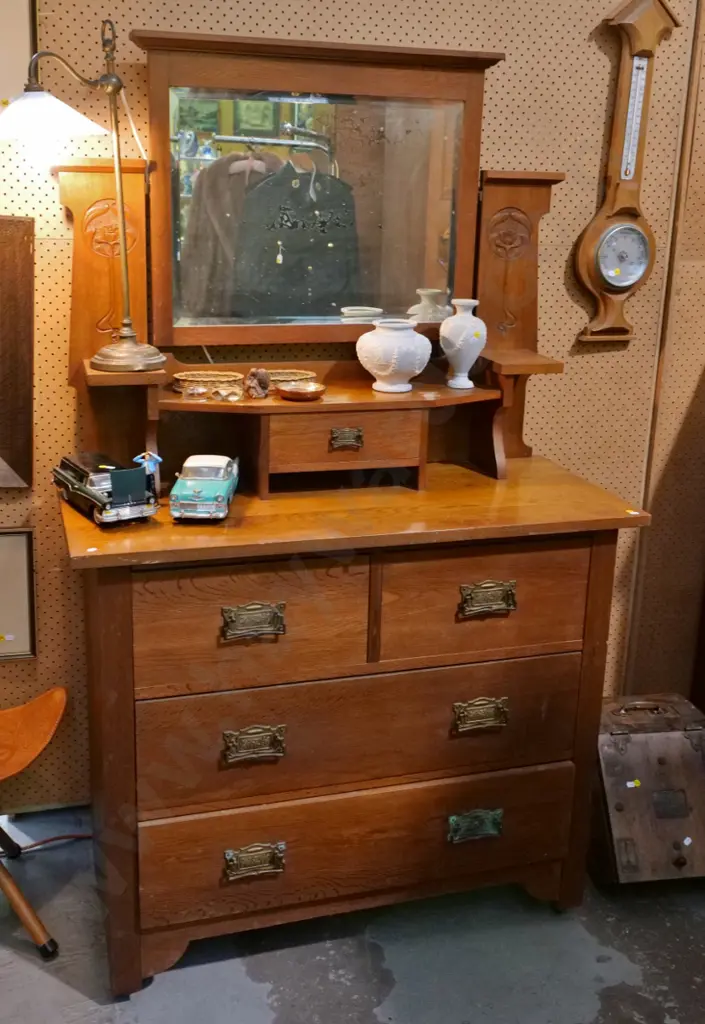 deco oak 4-drawer dresser with tilt mirror, carved motifs, top jewellery drawer, some desilvering H1760 W1070 D470 Image 1++