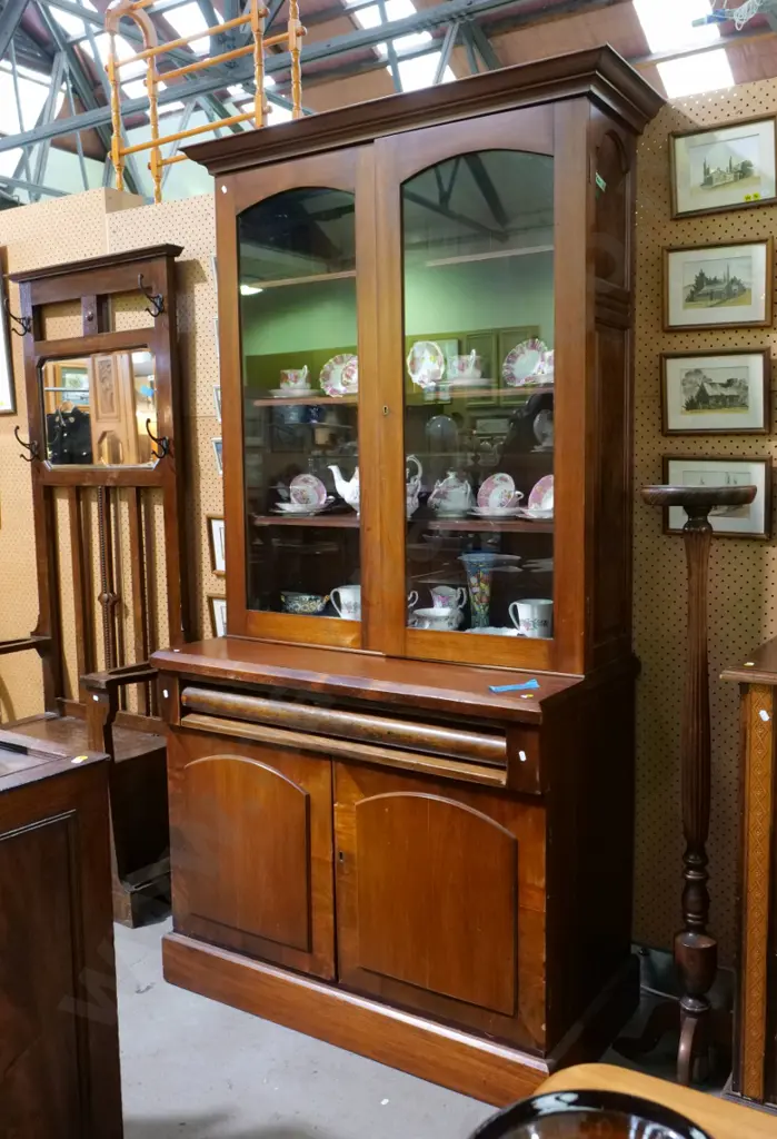 Victorian walnut sideboard w/display top, divided drawer, burr walnut panels, some veneer lifting H2000 W1010 D510 Image 1++