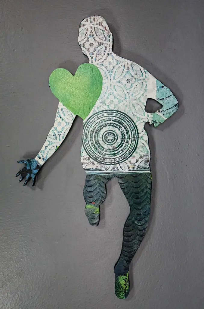 Janet de Wagt 2011 - oil on board - heart figure H-510 W-280 Image 1++