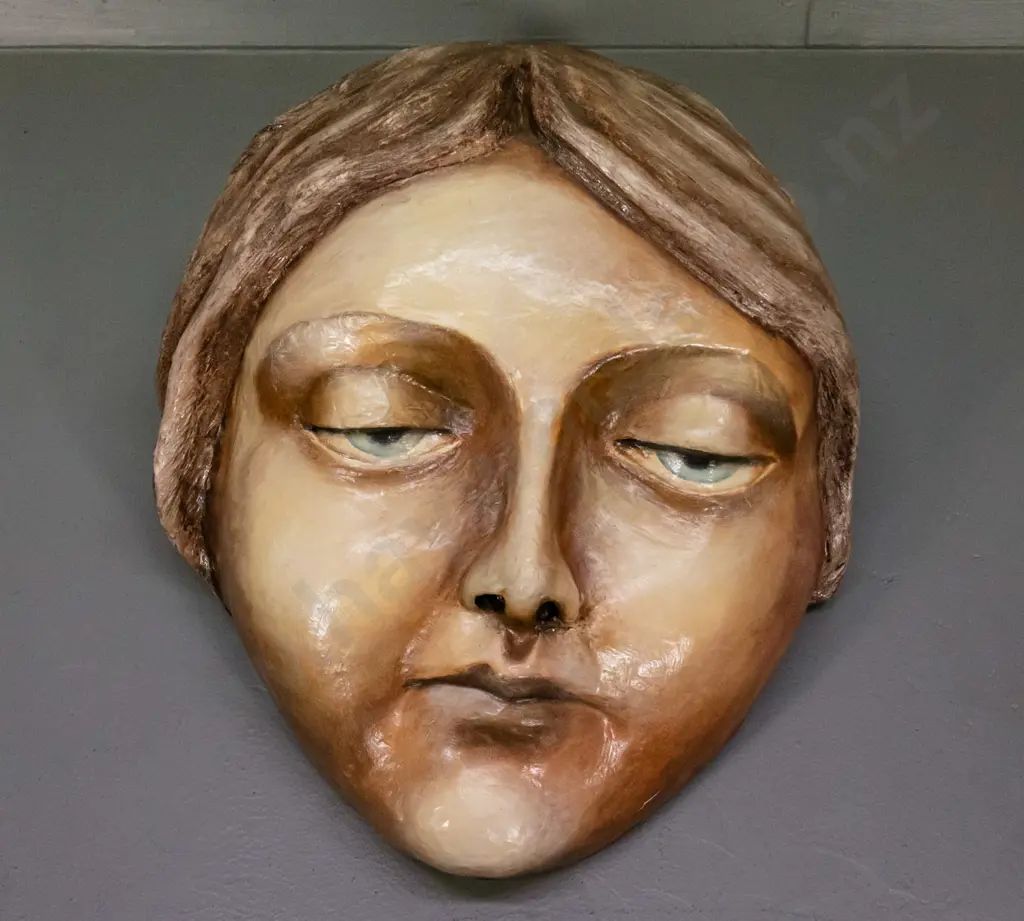 Donna Demente - paper mache mask H-570 W-480 D-200 Image 1++