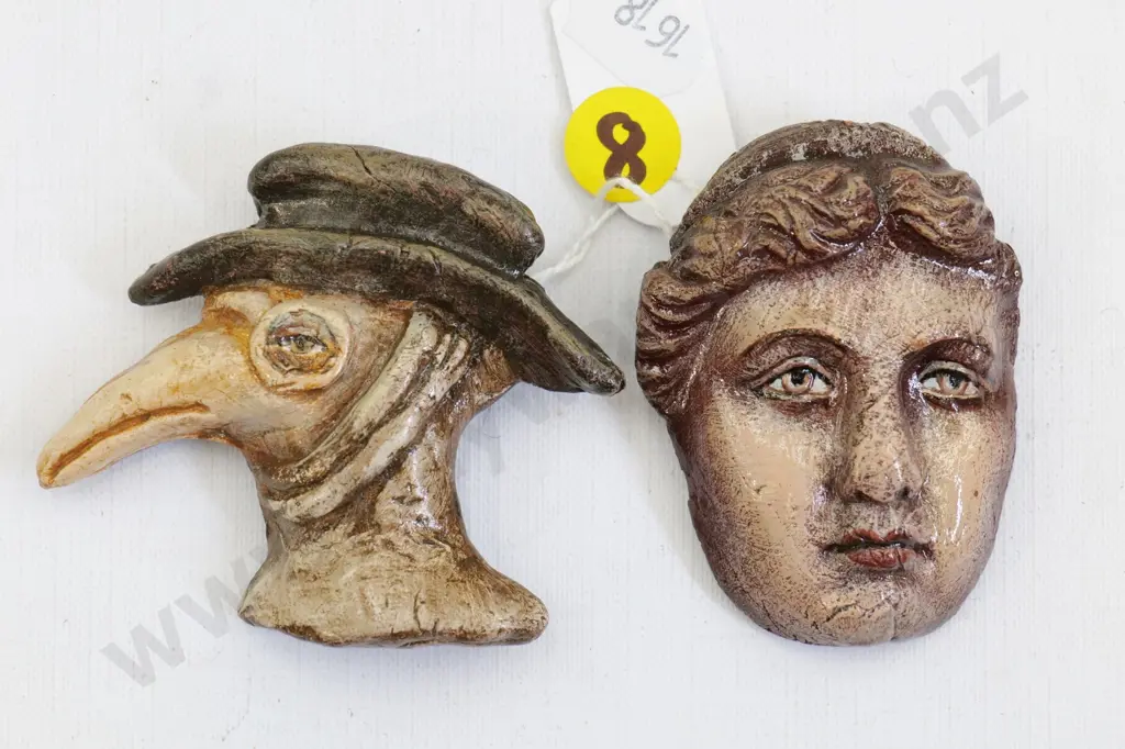 2x Donna Demente brooches Each H-62 Image 1++