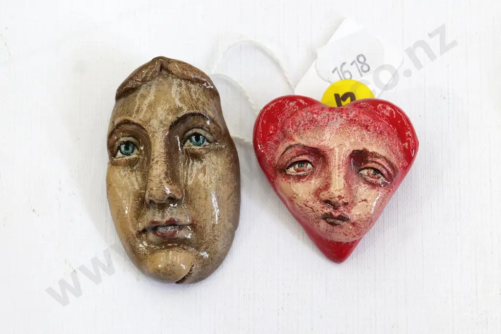 2x Donna Demente brooches Tallest H-54 Image 1++