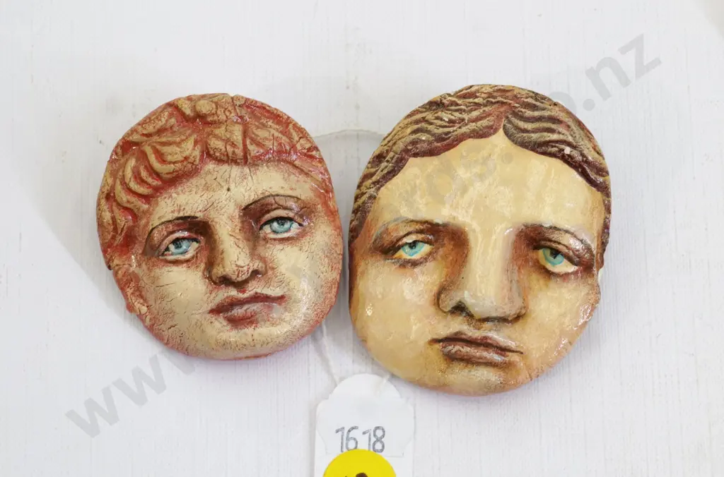 2x Donna Demente brooches Tallest H-60 Image 1++