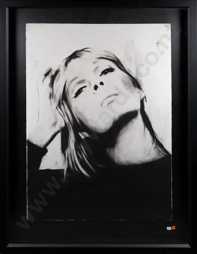 Jon Thom - framed charcoal - female portrait H-740 W-530 Image 1++