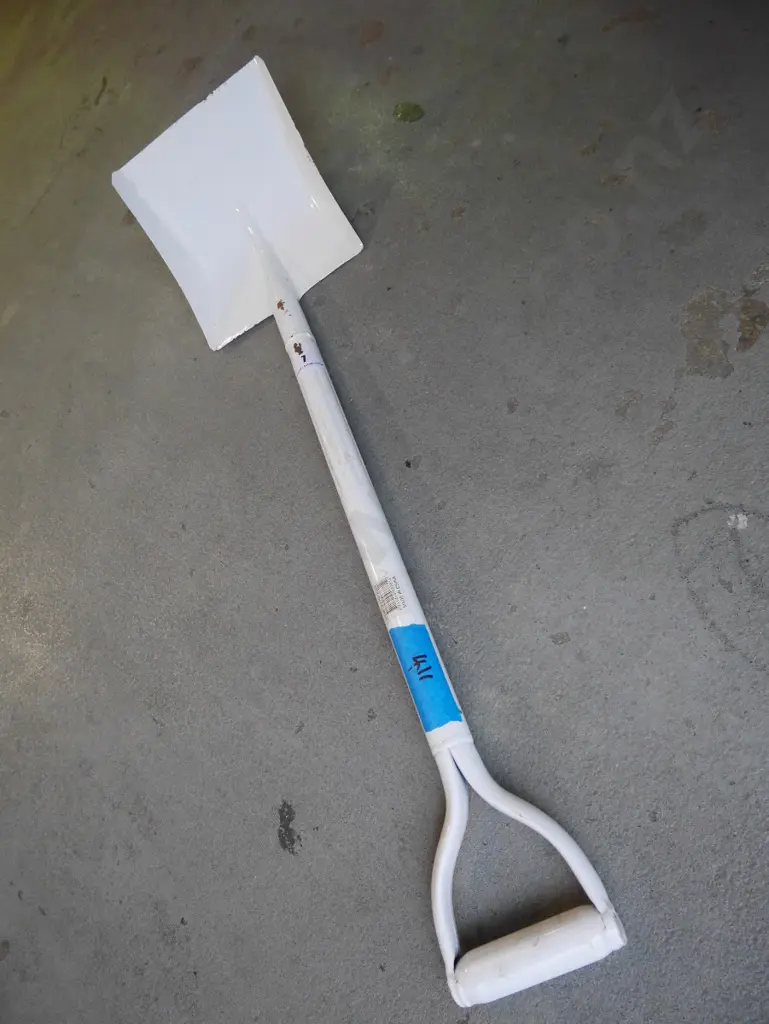 wide mouth shovel Image 1++