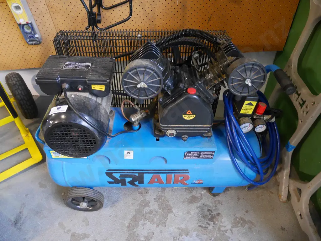 SRT 2.2hp 40L air compressor - needs some attention Image 1++