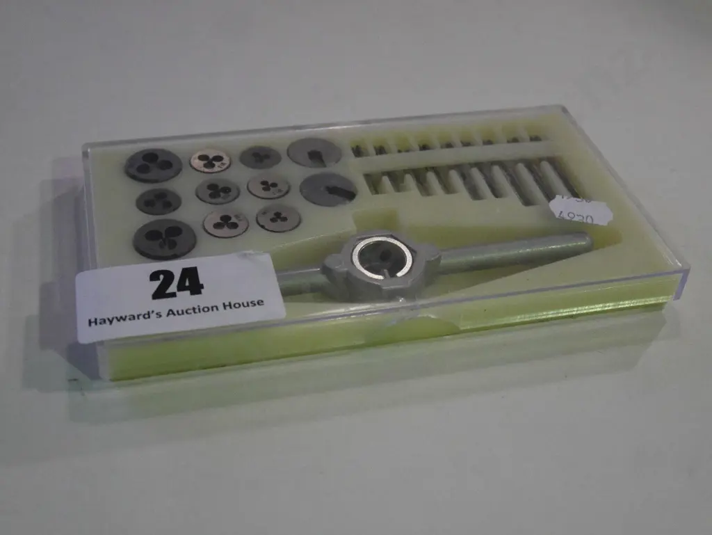 small tap and die set Image 1++
