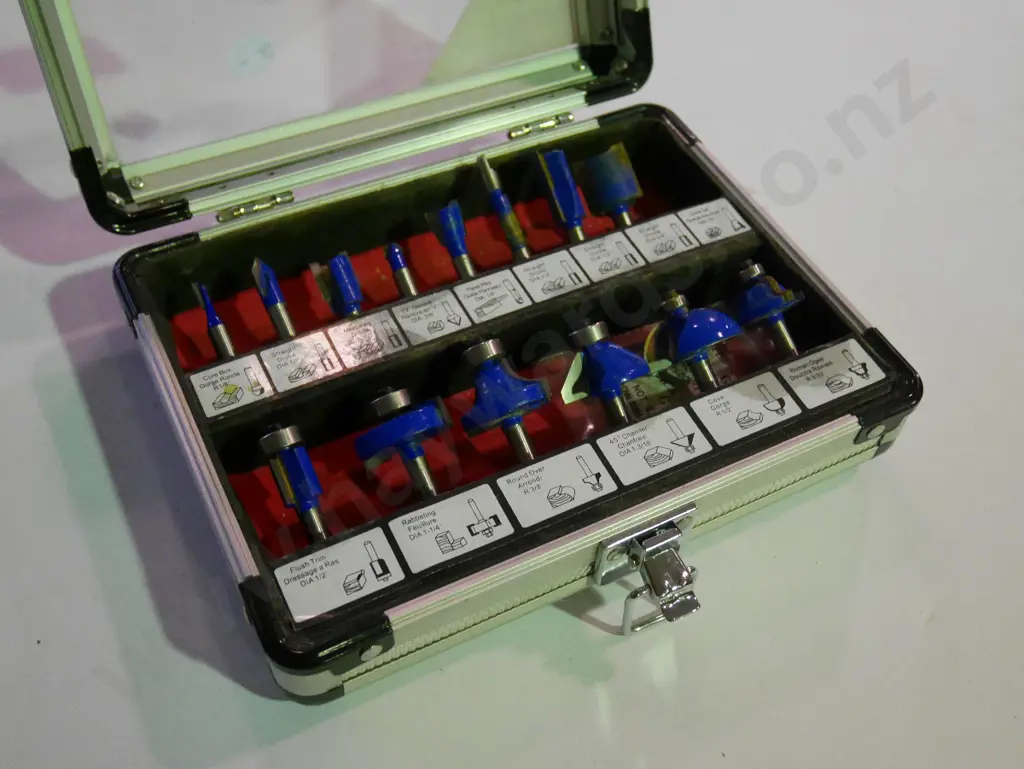 cased router bits Image 1++