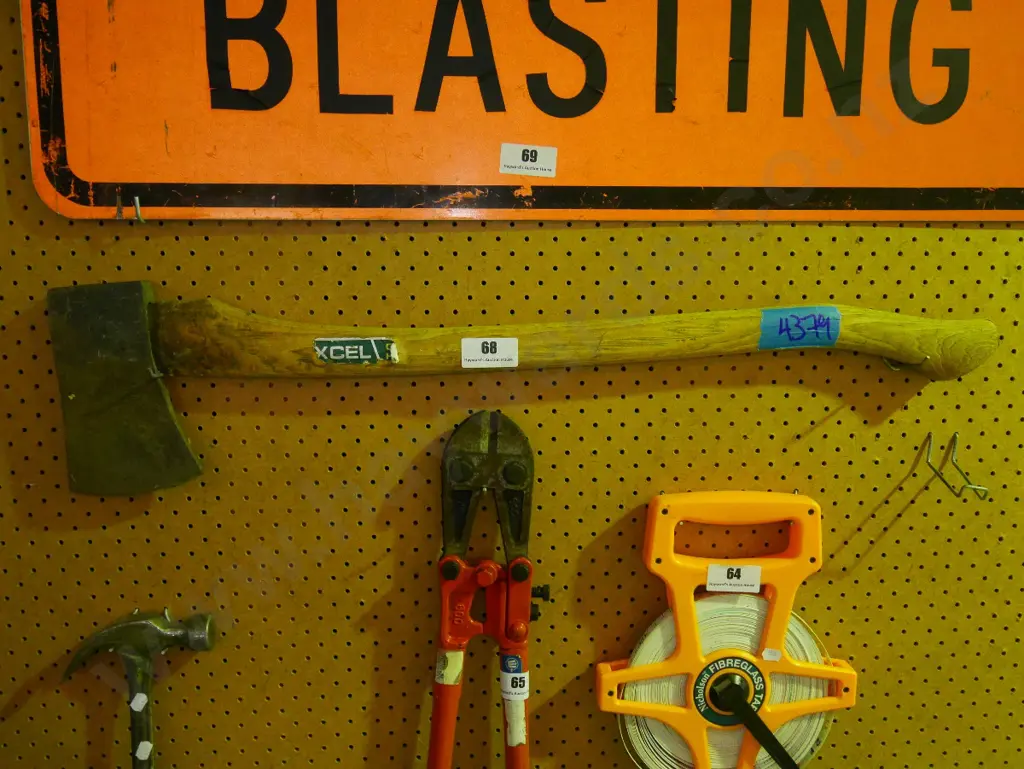 axe Image 1++